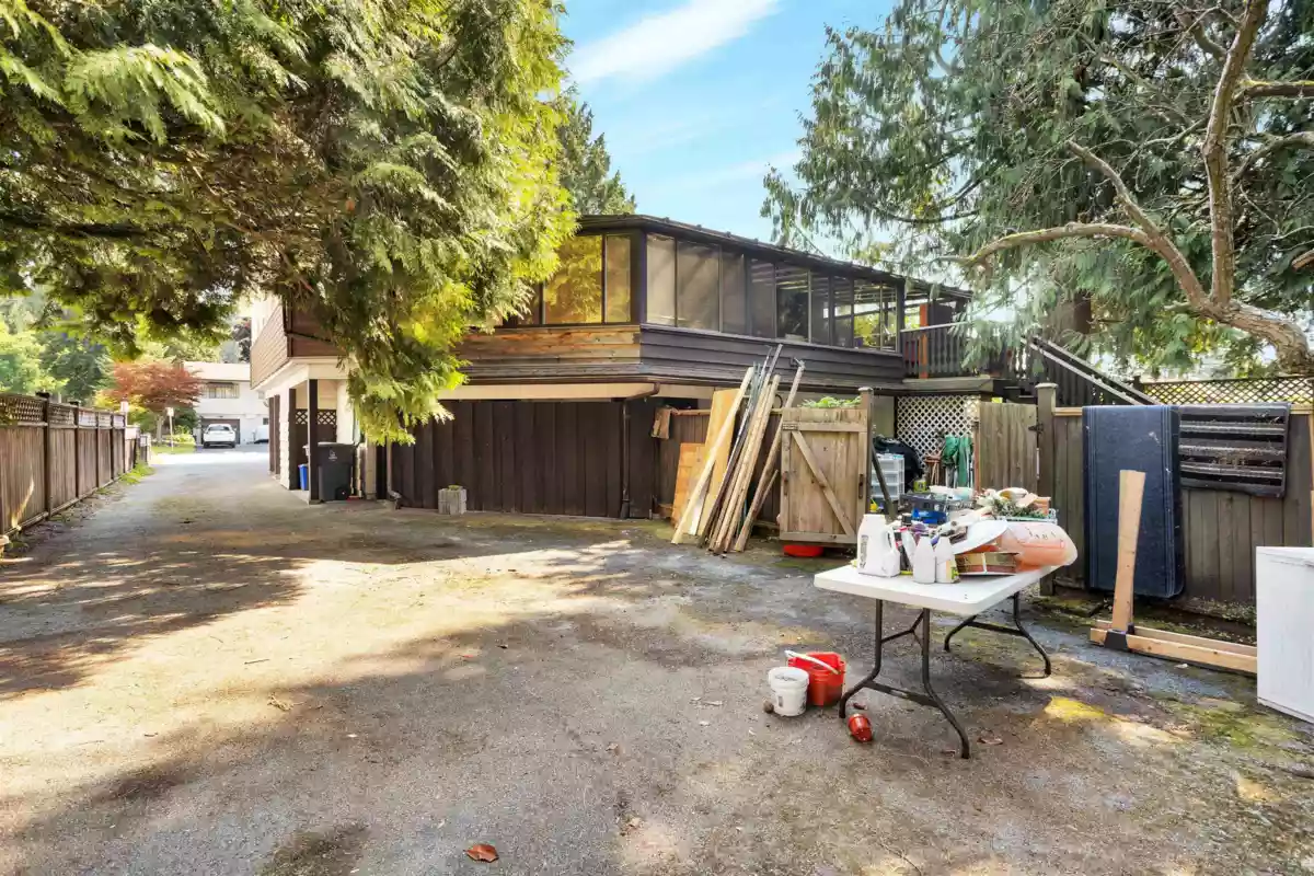 Guest Bathroom Photo of 9533 139 Street, Surrey, BC