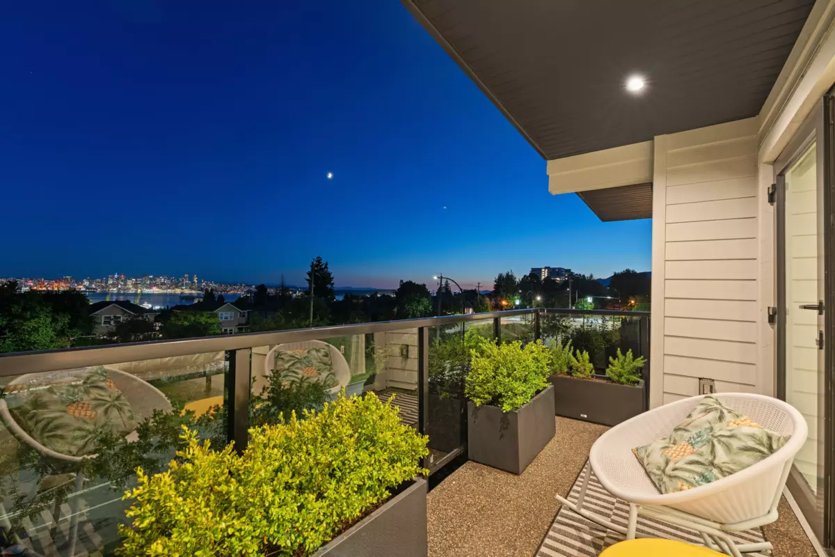 Basement Recreation Room Photo of 336 E Keith Road, North Vancouver, BC