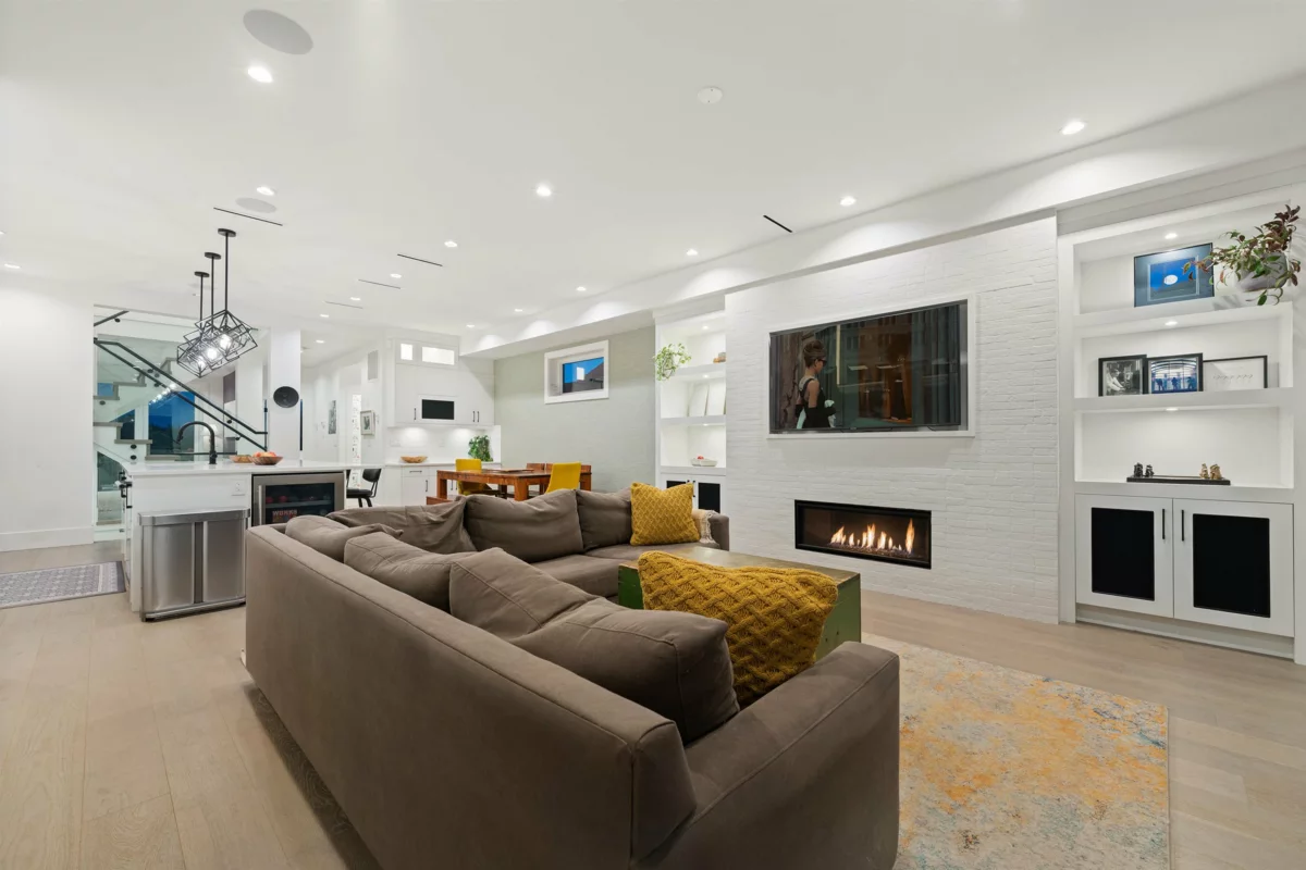 Breakfast Nook Photo of 336 E Keith Road, North Vancouver, BC