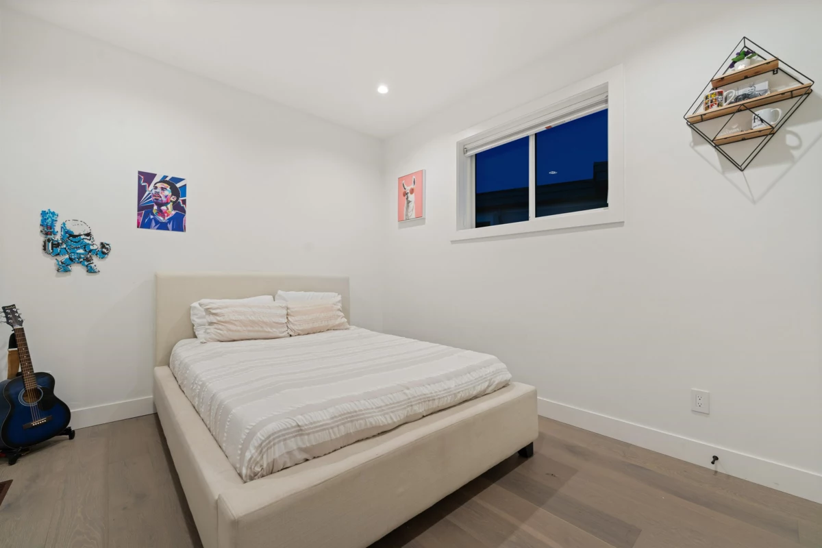 Entry Foyer Photo of 336 E Keith Road, North Vancouver, BC