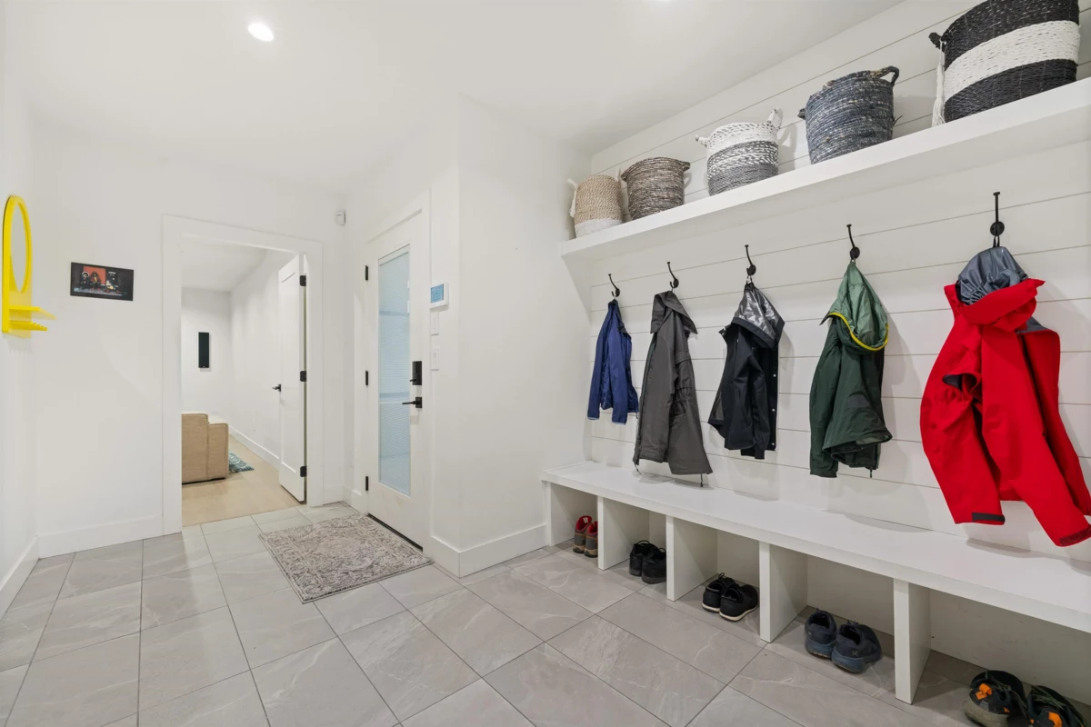 Front Yard Photo of 336 E Keith Road, North Vancouver, BC