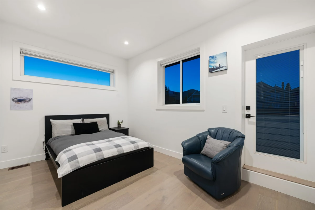 Hallway Photo of 336 E Keith Road, North Vancouver, BC