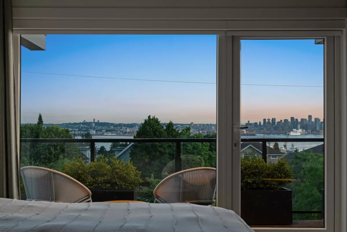 Loft / Bonus Room Photo of 336 E Keith Road, North Vancouver, BC