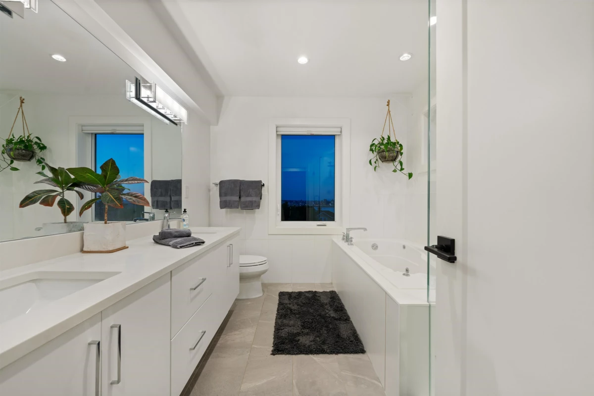 Mudroom Photo of 336 E Keith Road, North Vancouver, BC