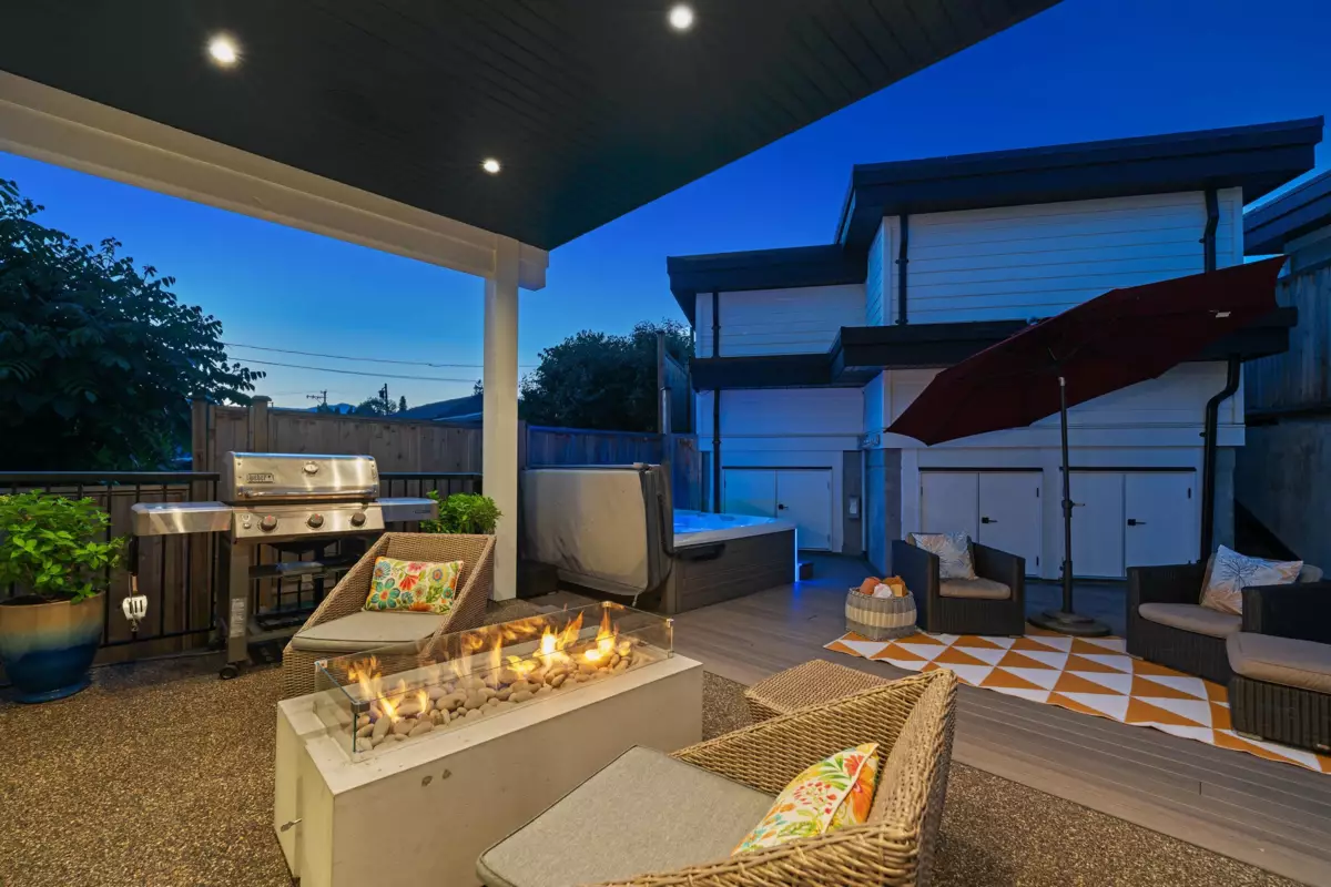 Swimming Pool Photo of 336 E Keith Road, North Vancouver, BC