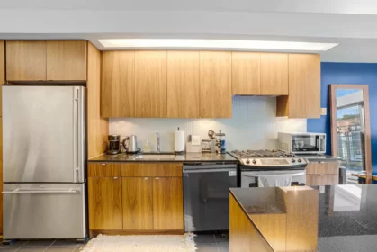 Kitchen Island Photo of 309 33 W Pender Street, Vancouver, BC