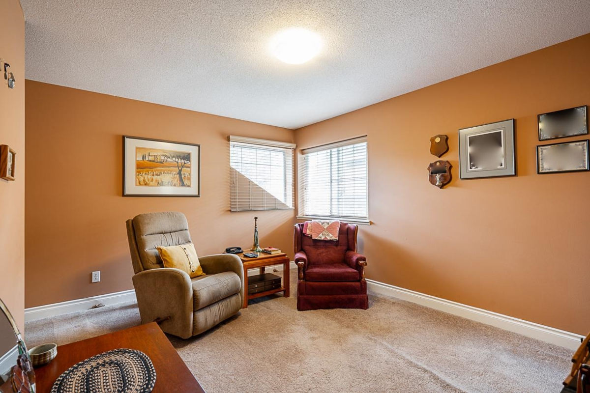 Backyard Photo of 12432 20 Avenue, Surrey, BC