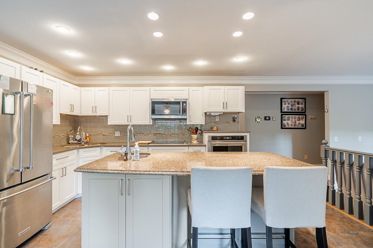 Breakfast Nook Photo of 12432 20 Avenue, Surrey, BC