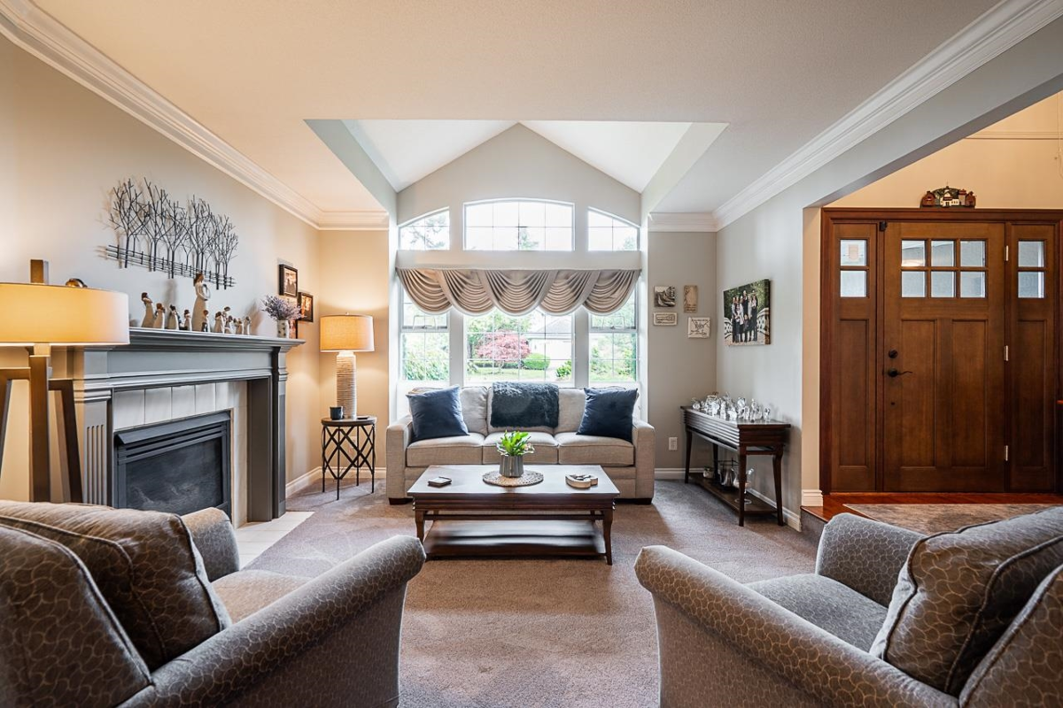 Kitchen Photo of 12432 20 Avenue, Surrey, BC