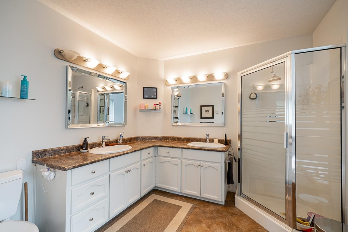Mudroom Photo of 12432 20 Avenue, Surrey, BC