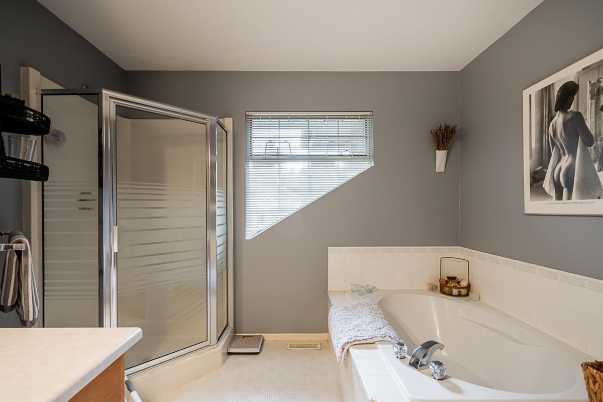 Swimming Pool Photo of 12432 20 Avenue, Surrey, BC