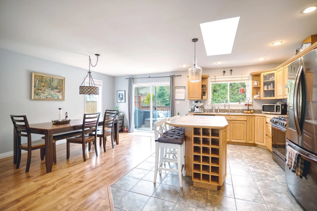 Breakfast Nook Photo of 6302 Jasper Road, Sechelt, BC