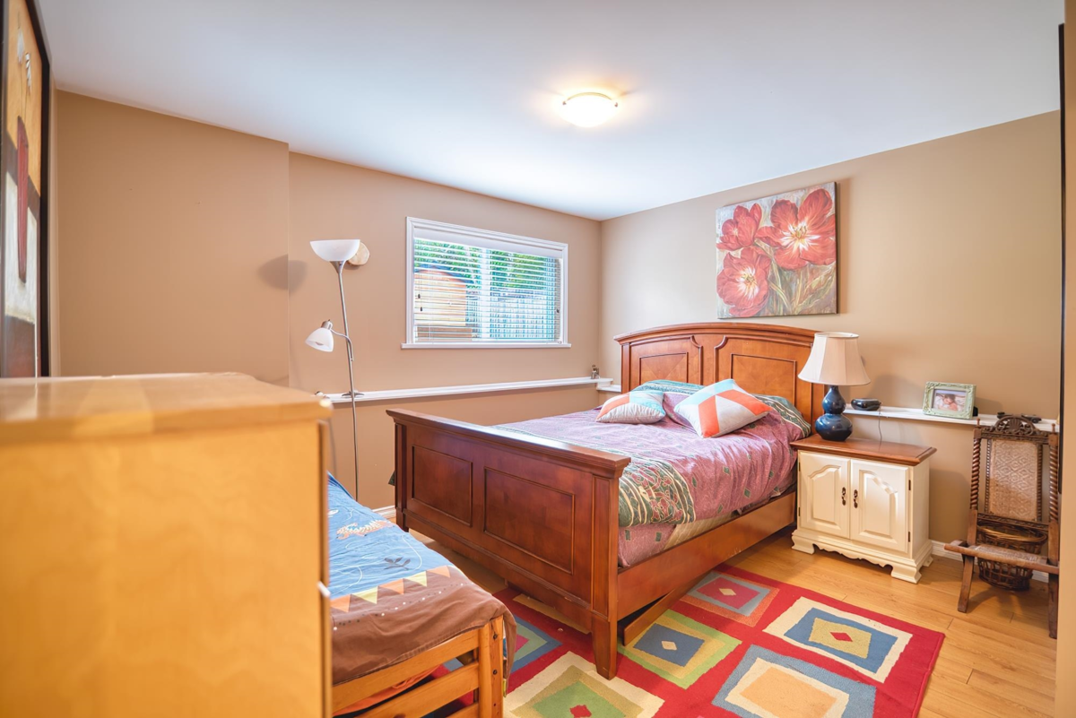 Entry Foyer Photo of 6302 Jasper Road, Sechelt, BC