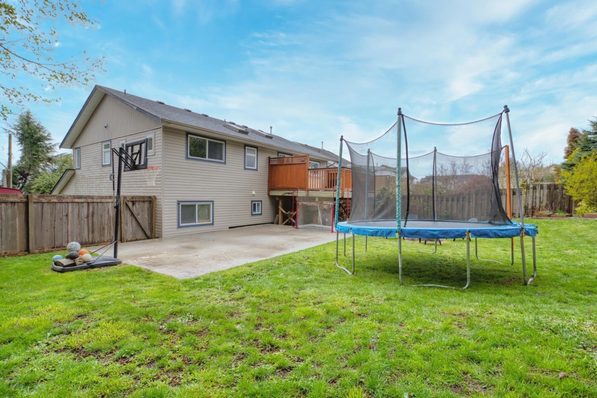 Hallway Photo of 6302 Jasper Road, Sechelt, BC