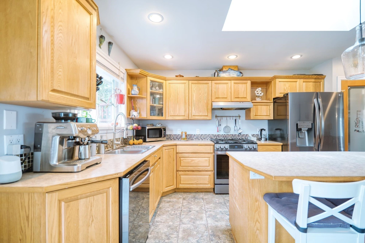 Kitchen Island Photo of 6302 Jasper Road, Sechelt, BC