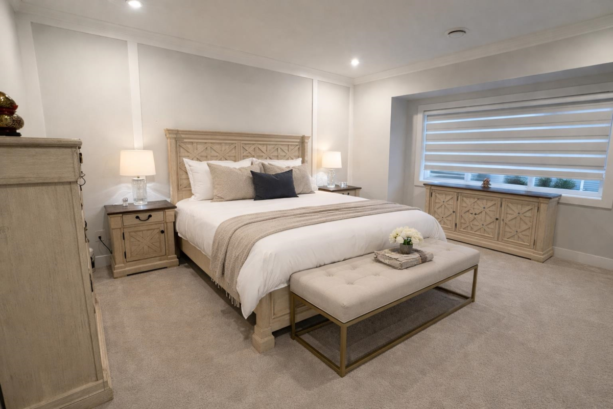 Living Room Photo of 11 9580 Granville Avenue, Richmond, BC