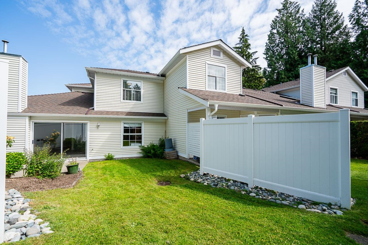 Front Yard Photo of 37 6537 138 Street, Surrey, BC