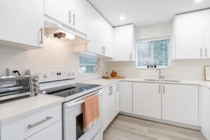 Kitchen Island Photo of 37 6537 138 Street, Surrey, BC