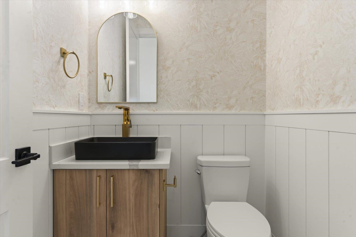 Breakfast Nook Photo of 50497 Kingston Drive, Chilliwack, BC