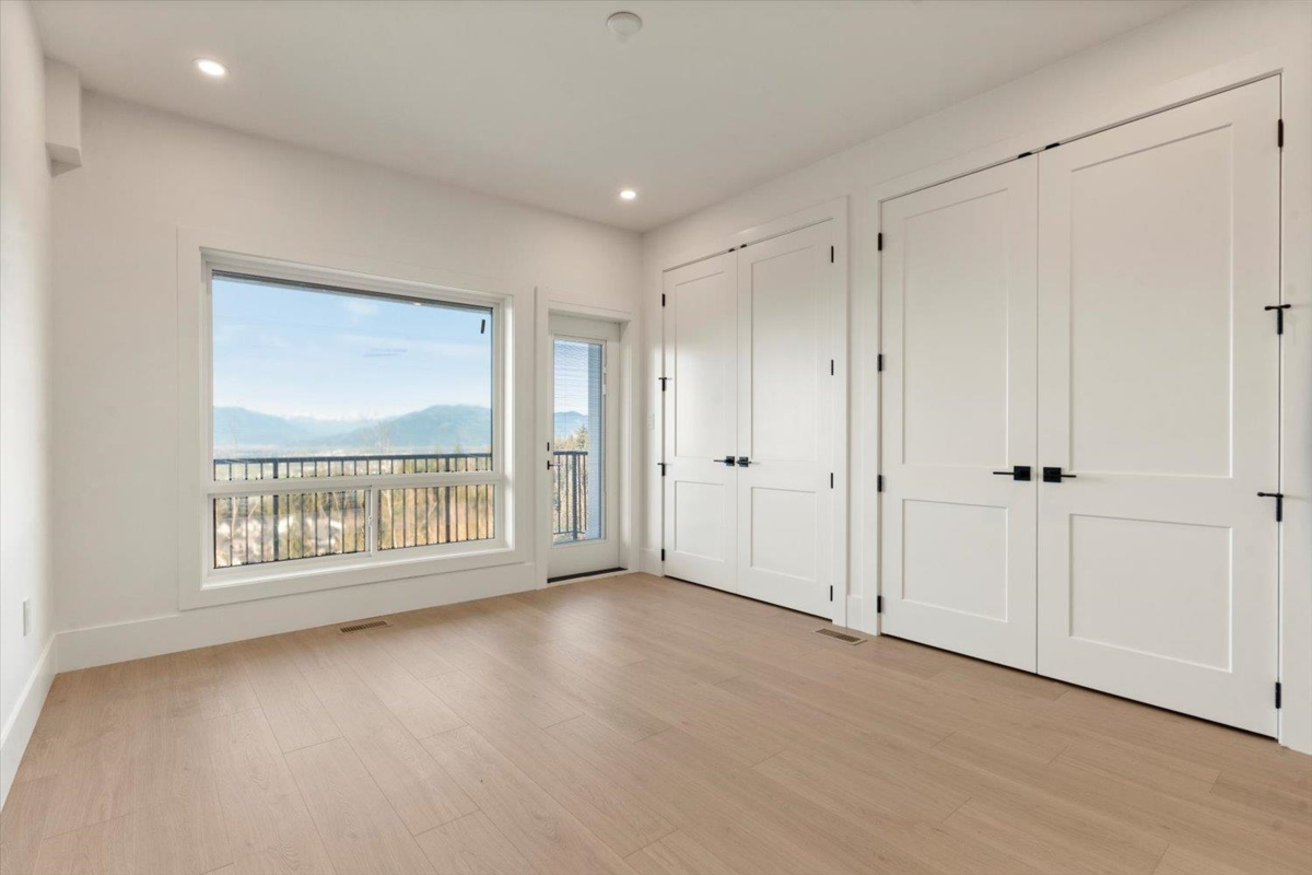 Front Yard Photo of 50497 Kingston Drive, Chilliwack, BC