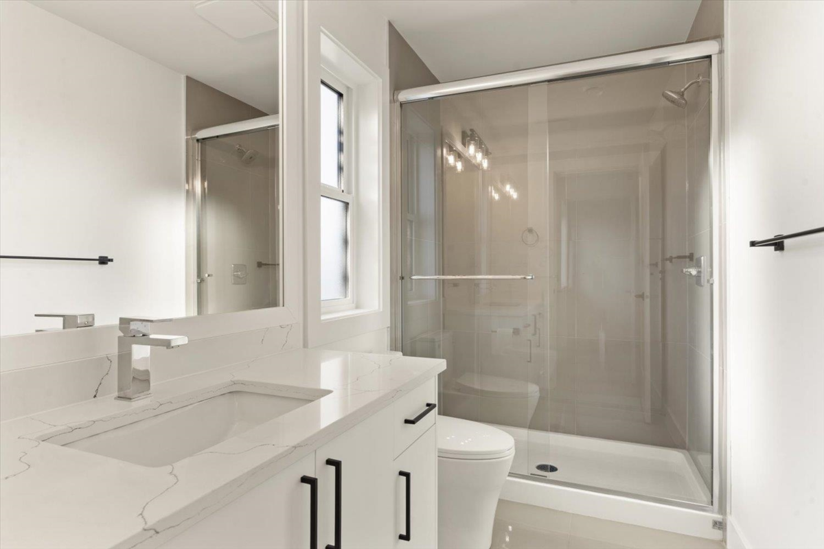 Swimming Pool Photo of 50497 Kingston Drive, Chilliwack, BC