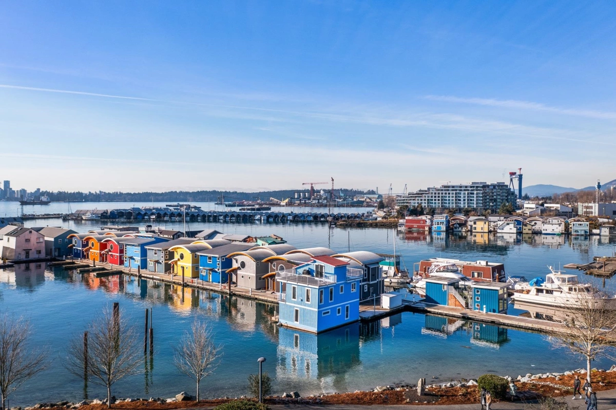 Family Room Photo of JNW04 415 Esplanade W, North Vancouver, BC
