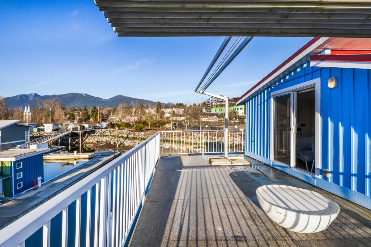 Garage Interior Photo of JNW04 415 Esplanade W, North Vancouver, BC