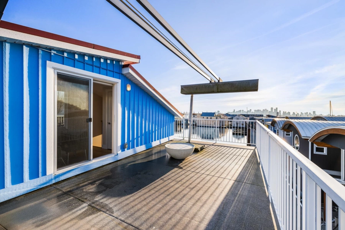 Hallway Photo of JNW04 415 Esplanade W, North Vancouver, BC