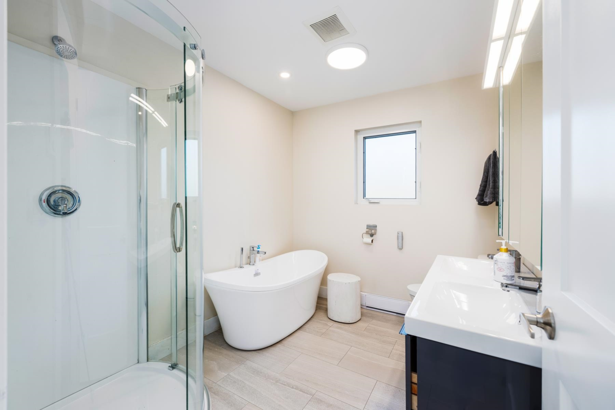 Laundry Room Photo of JNW04 415 Esplanade W, North Vancouver, BC