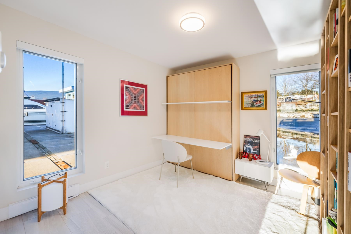 Mudroom Photo of JNW04 415 Esplanade W, North Vancouver, BC