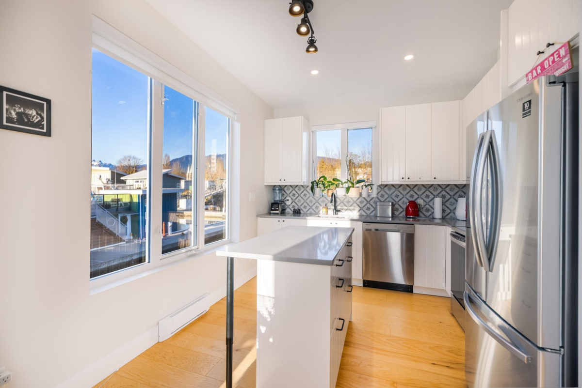 Powder Room Photo of JNW04 415 Esplanade W, North Vancouver, BC