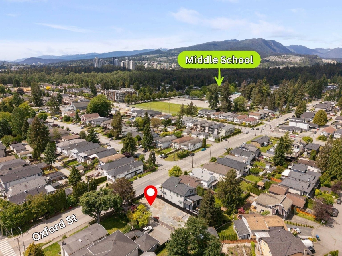 Family Room Photo of 3142 Oxford Street, Port Coquitlam, BC