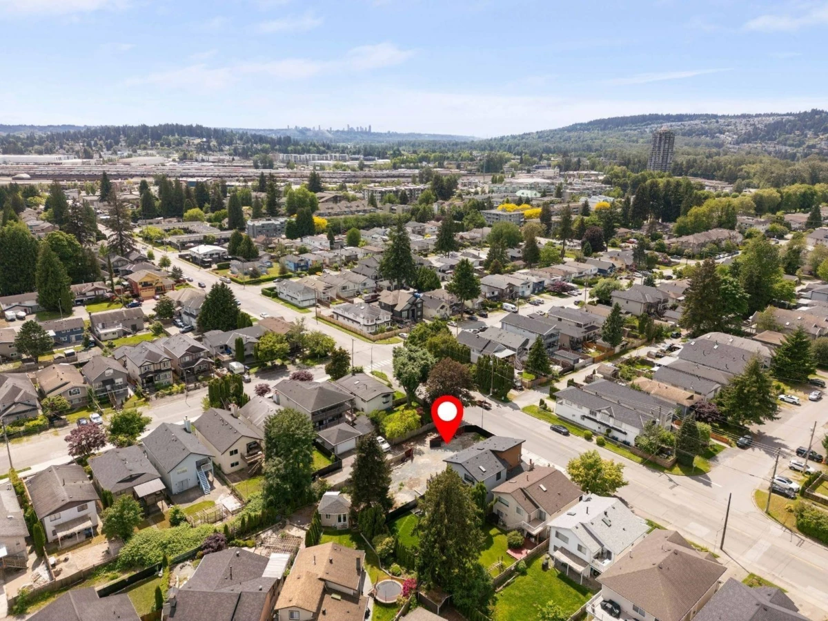Hallway Photo of 3142 Oxford Street, Port Coquitlam, BC