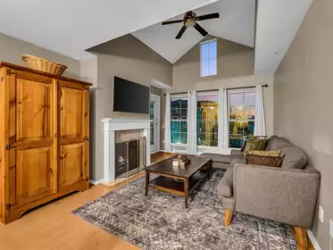 315 888 Gauthier Avenue, Coquitlam, BC, Coquitlam West — 1 bed apartment/condo for sale