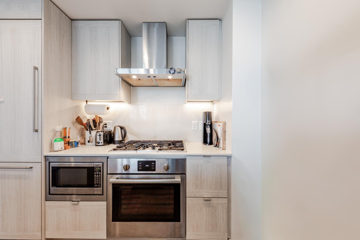 Kitchen Island Photo of 1805 2311 Beta Avenue, Burnaby, BC