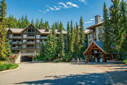 413 4899 Painted Cliff Road, Whistler, BC, Whistler Creek — 1 bed apartment/condo for sale