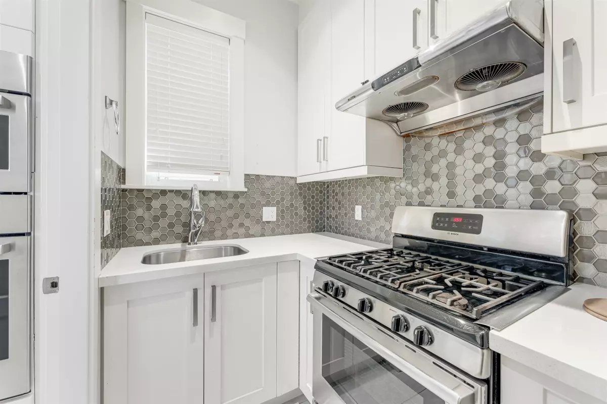 Breakfast Nook Photo of 7380 Ontario Street, Vancouver, BC