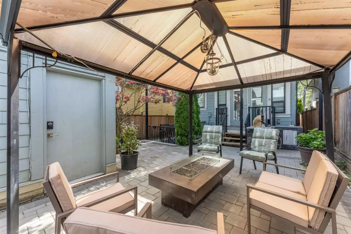 Mudroom Photo of 7380 Ontario Street, Vancouver, BC