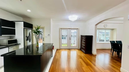 Kitchen Island Photo of 2813 W 21st Avenue, Vancouver, BC