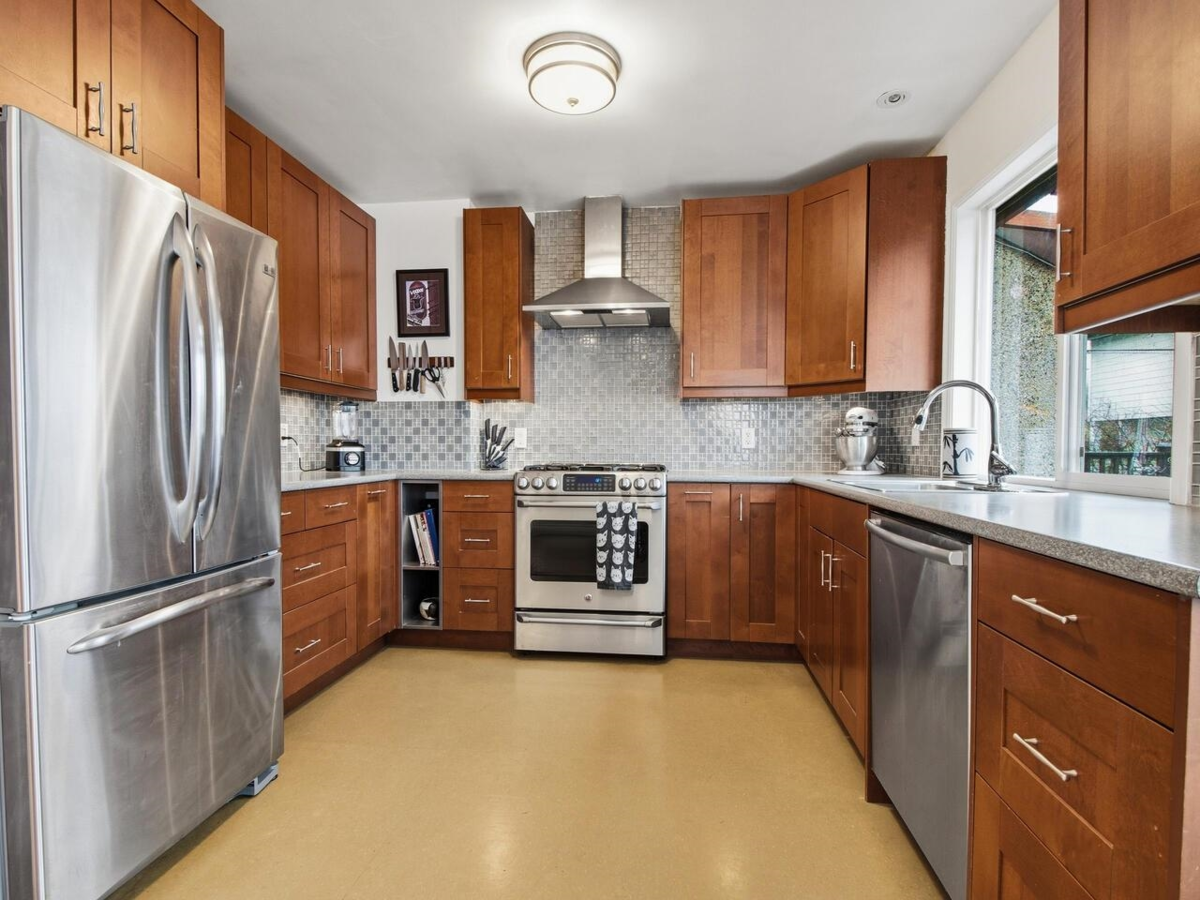 Breakfast Nook Photo of 3039 Grant Street, Vancouver, BC