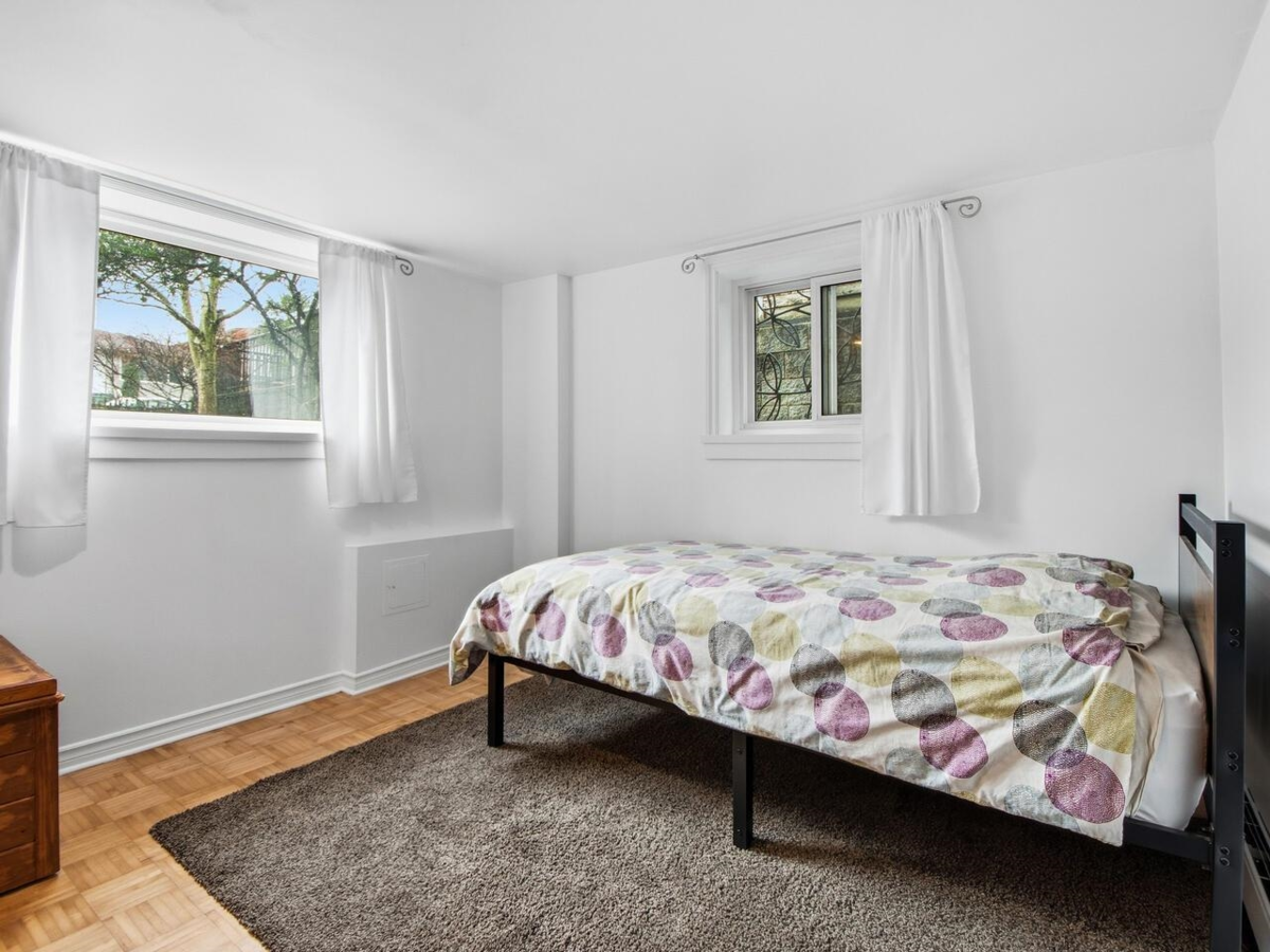 Entry Foyer Photo of 3039 Grant Street, Vancouver, BC