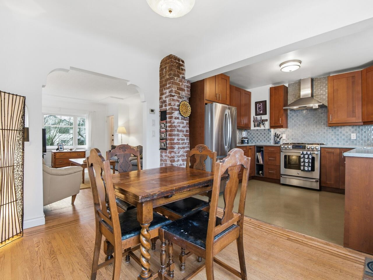 Kitchen Island Photo of 3039 Grant Street, Vancouver, BC