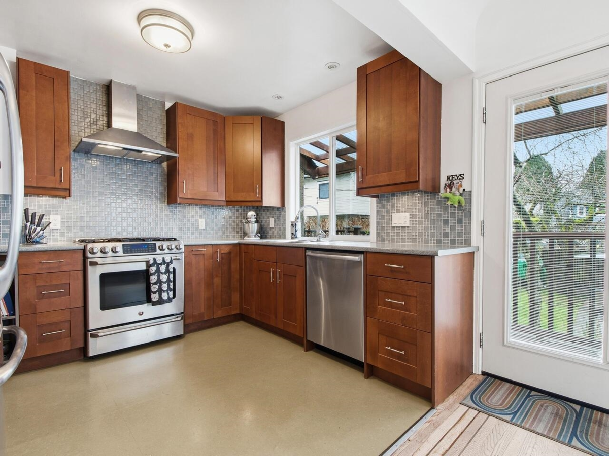 Primary Bedroom Photo of 3039 Grant Street, Vancouver, BC