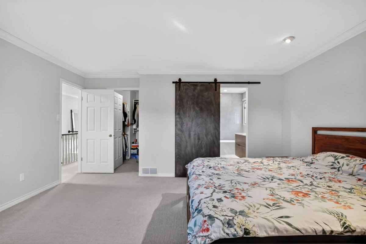 Entry Foyer Photo of 5551 Floyd Avenue, Richmond, BC