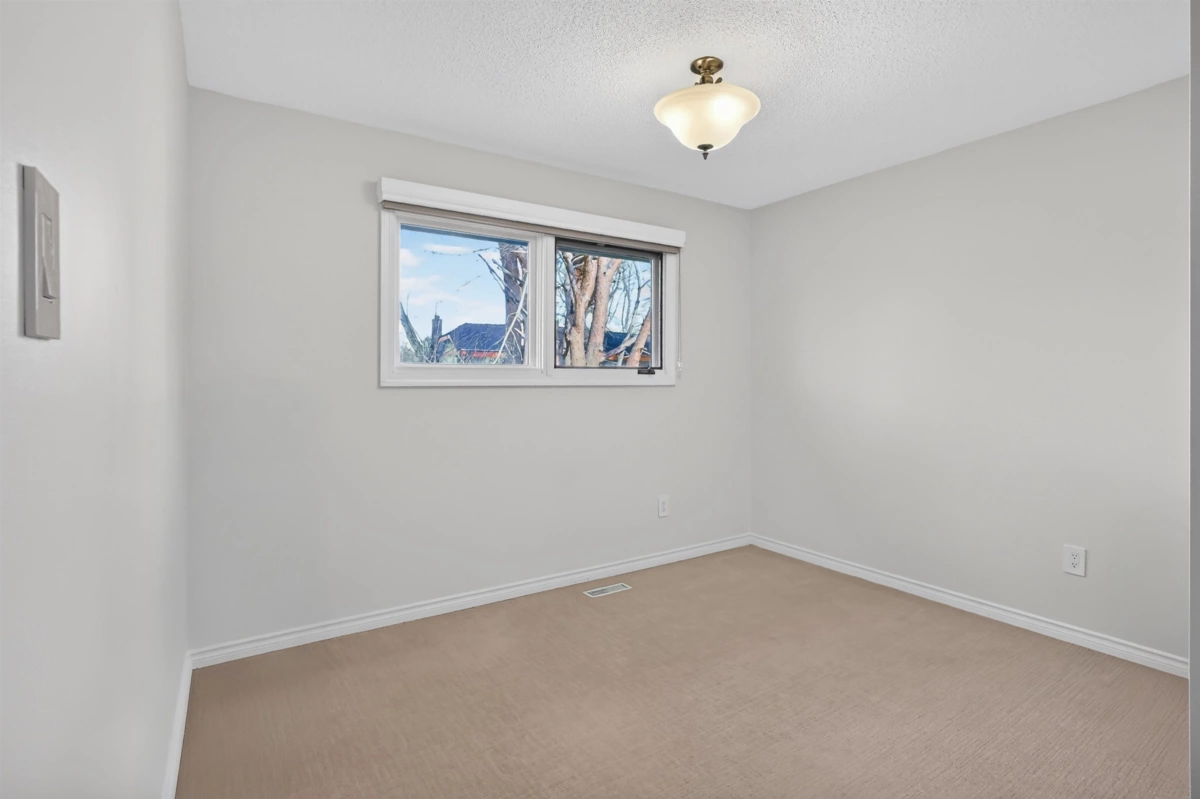 Garden / Landscaping Photo of 5551 Floyd Avenue, Richmond, BC