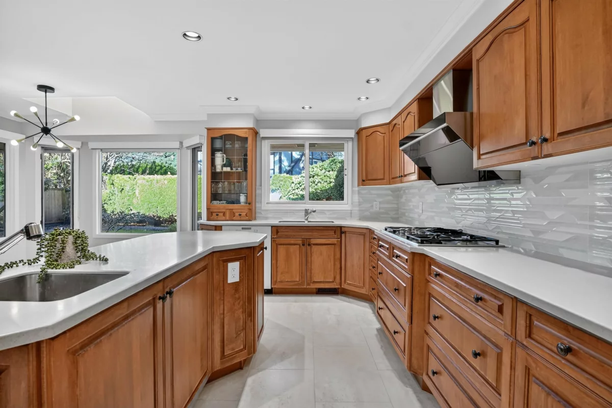 Kitchen Island Photo of 5551 Floyd Avenue, Richmond, BC