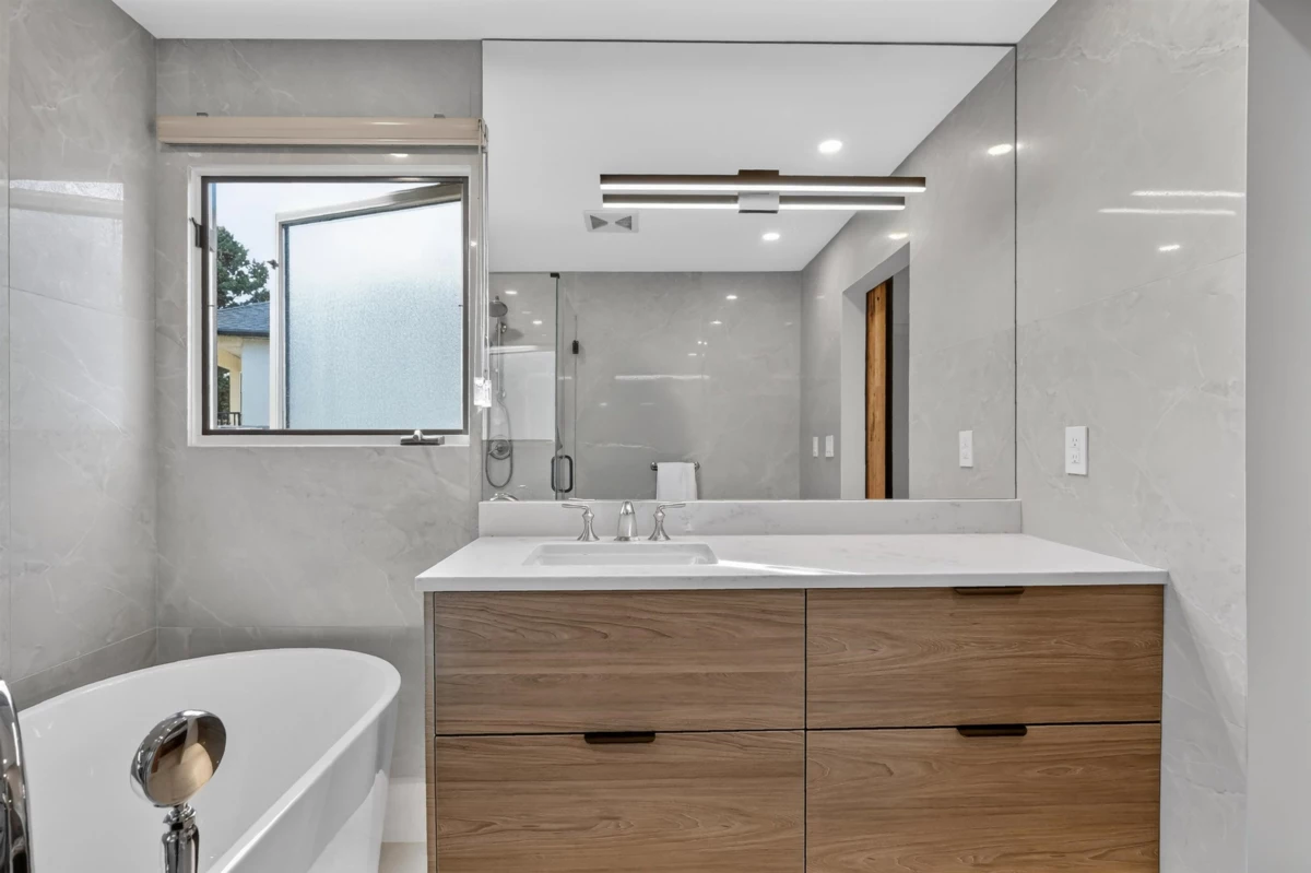 Staircase Photo of 5551 Floyd Avenue, Richmond, BC