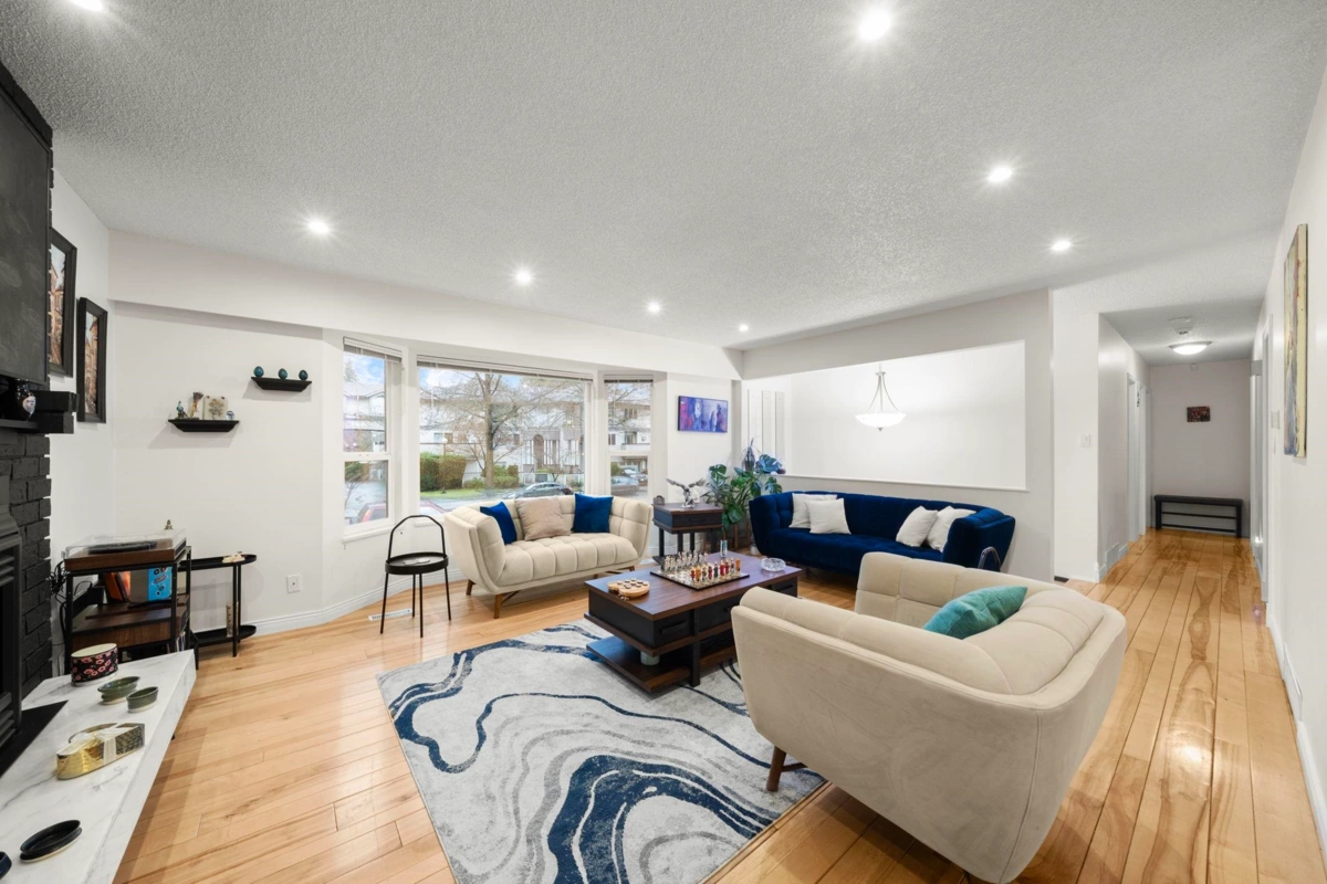Dining Area Photo of 2622 Shaftsbury Avenue, Port Coquitlam, BC