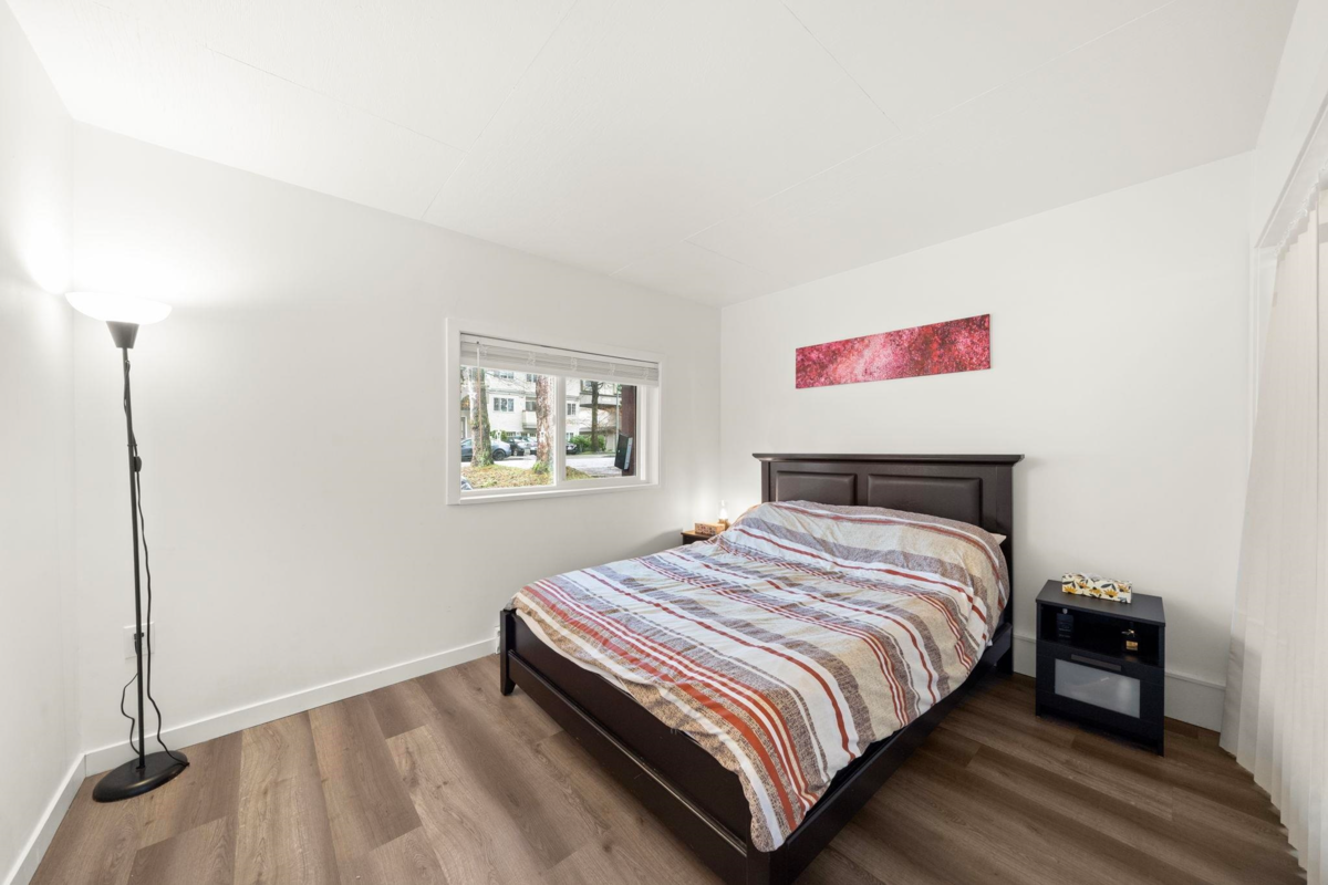 Entry Foyer Photo of 2622 Shaftsbury Avenue, Port Coquitlam, BC