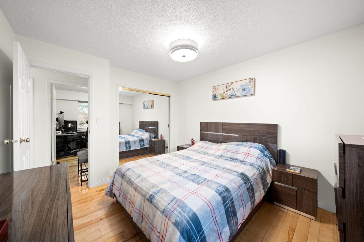 Guest Bathroom Photo of 2622 Shaftsbury Avenue, Port Coquitlam, BC